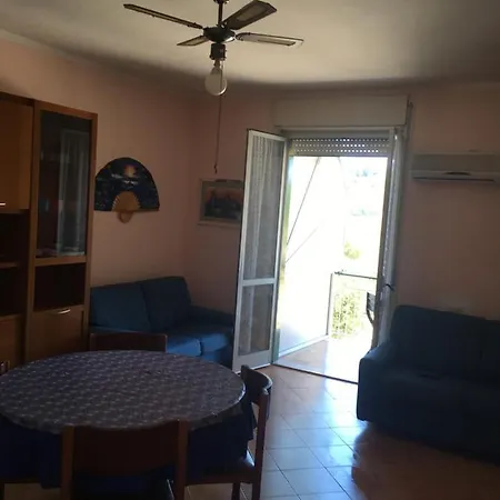 La Casa Di Lulu' بيت ضيافة بالينورو